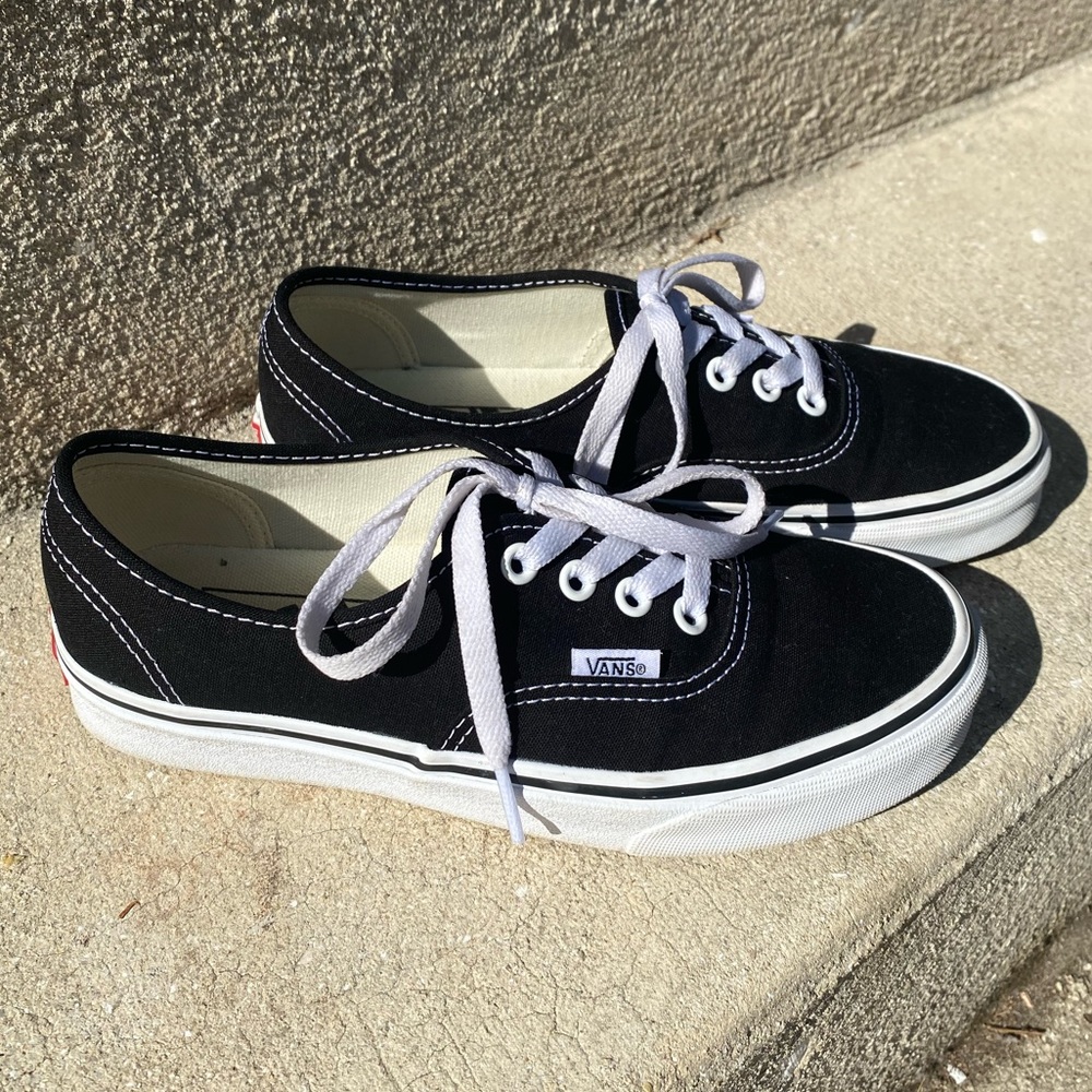 Low-top Black Vans